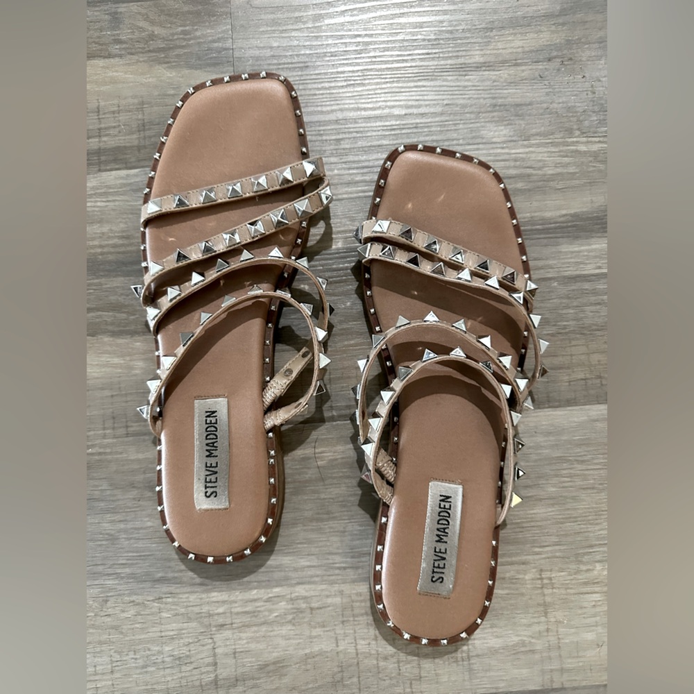 Steve Madden Skyler Sandals Size 8 Rhinestone Studded Slip-On Shoes